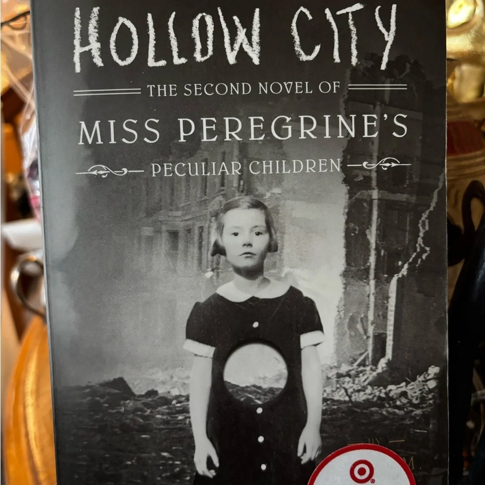 Hollow City Book by Ransom Riggs - Picture 1 of 2